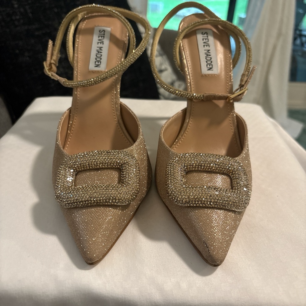 Steve Madden Gold Heels with Glitter Finish